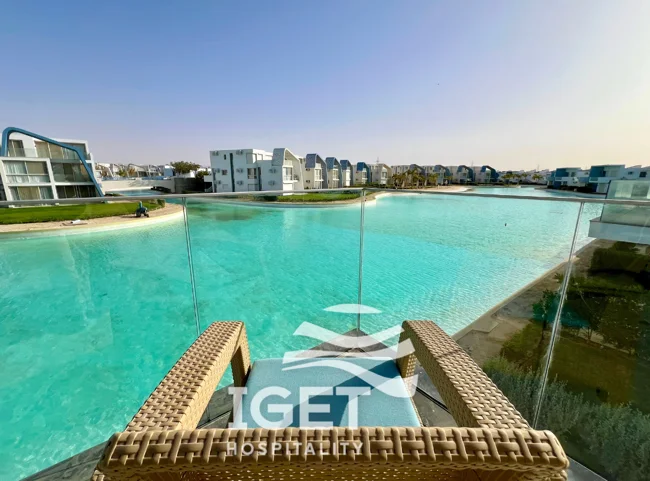 Image of Senior first-floor chalet with a direct lagoon view in Fouka Bay