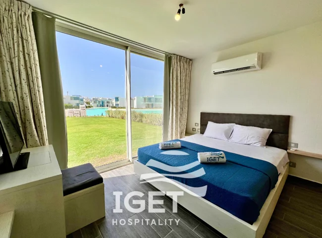 Image of ground-floor chalet direct lagoon view in Fouka Bay