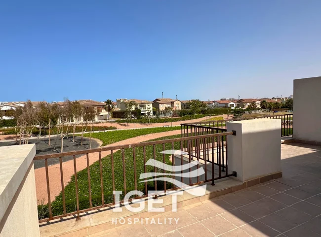 Image of Luxury Family Twin House in Blanca