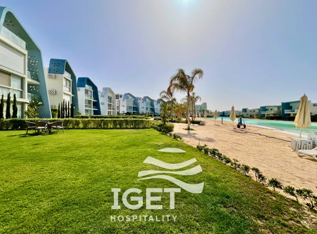 Image of ground-floor chalet direct lagoon view in Fouka Bay