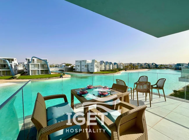 Image of Senior first-floor chalet with a direct lagoon view in Fouka Bay