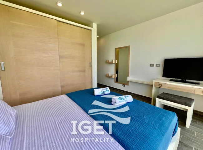 Image of ground-floor chalet direct lagoon view in Fouka Bay